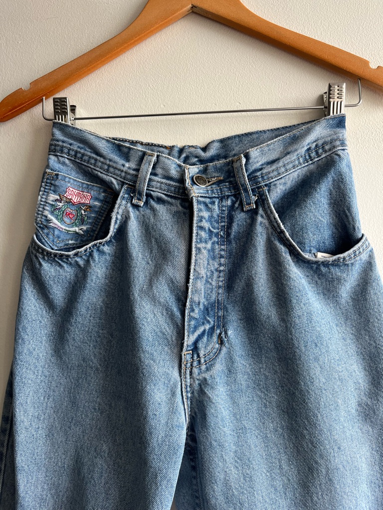 Vintage Light Blue High Rise Jeans With Embroidered Pocket Patch Fits Womens 24